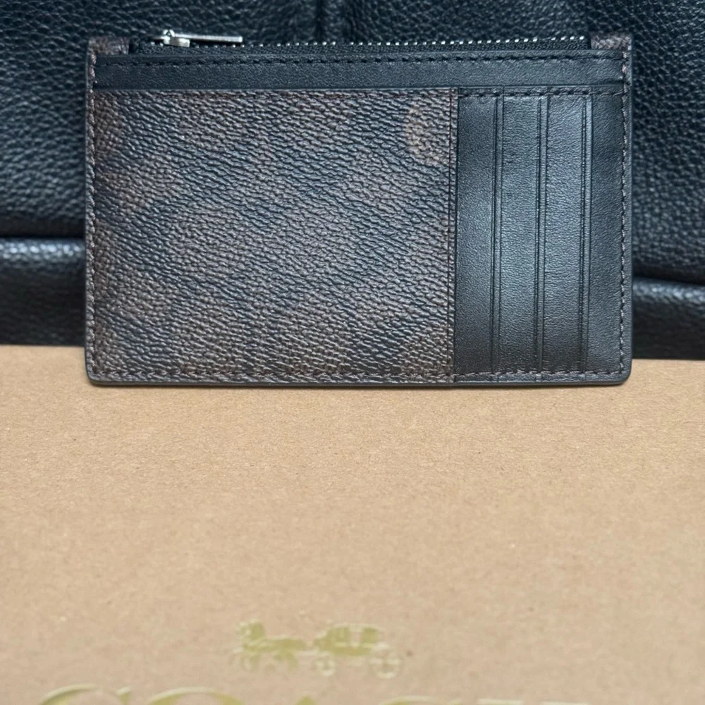 COACH COSMIC ZIP CARD CASE WITH ROBOT PRINT CW223 walnut multi - Picture 2 of 7